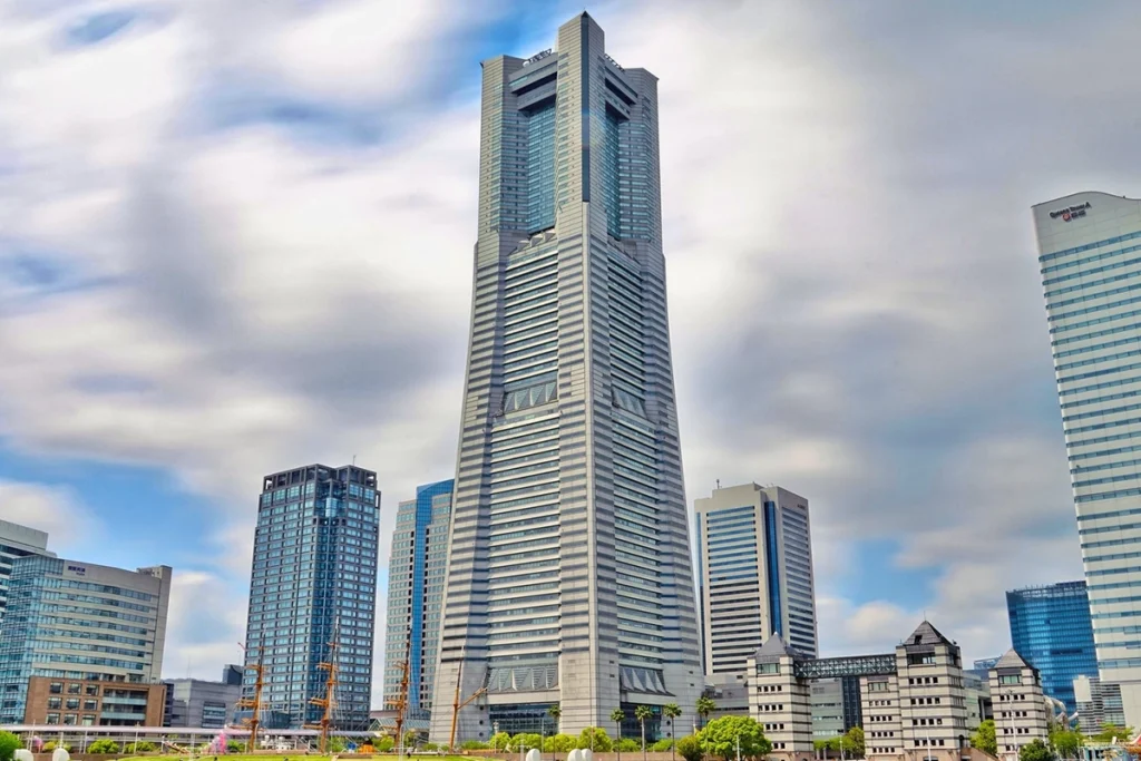 Landmark Tower 1 Landmark Tower